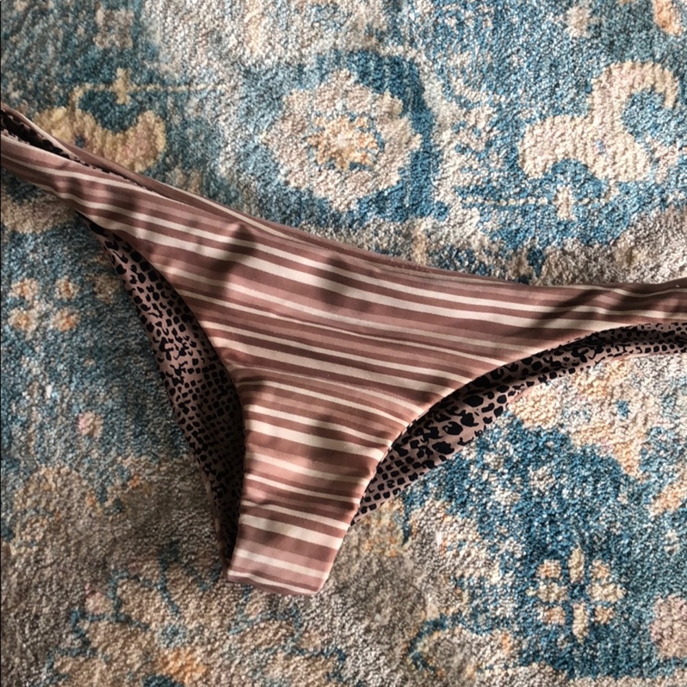 Acacia bottoms